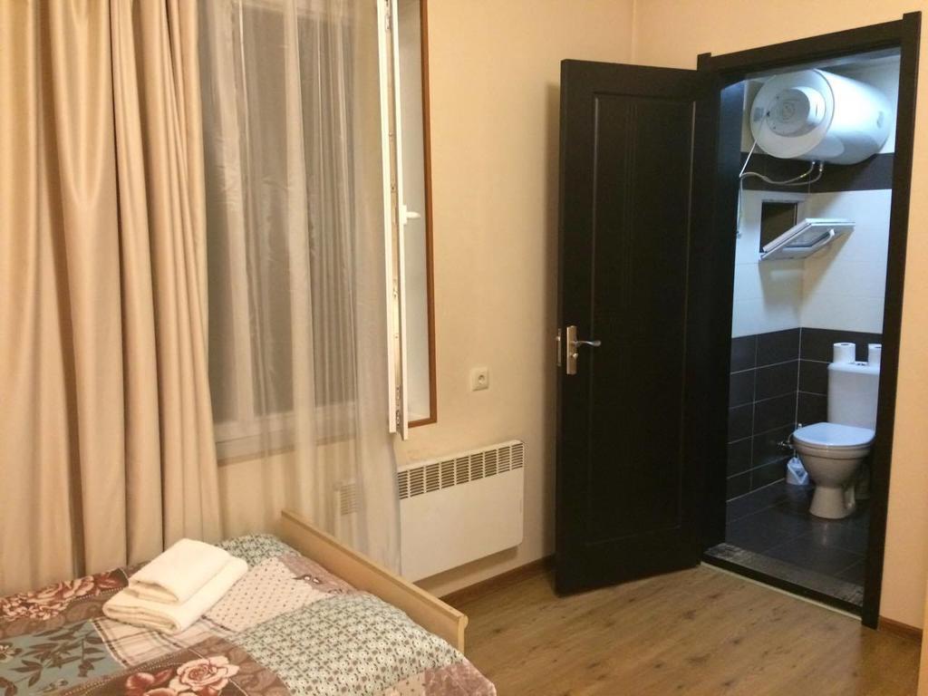 Guesthouse Edelweiss Местія Екстер'єр фото